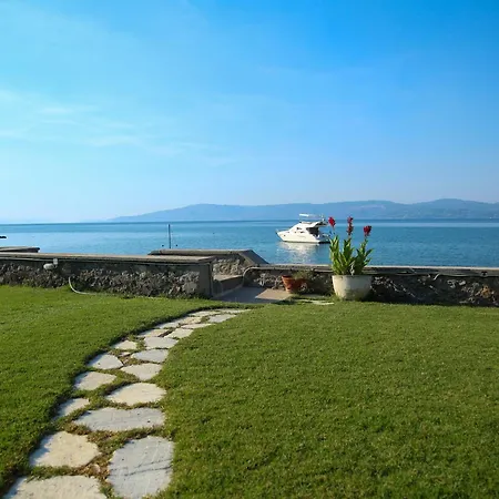 Beachfront Family Villa *